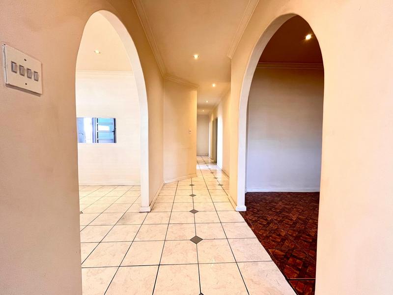 6 Bedroom Property for Sale in Schaap Kraal Western Cape